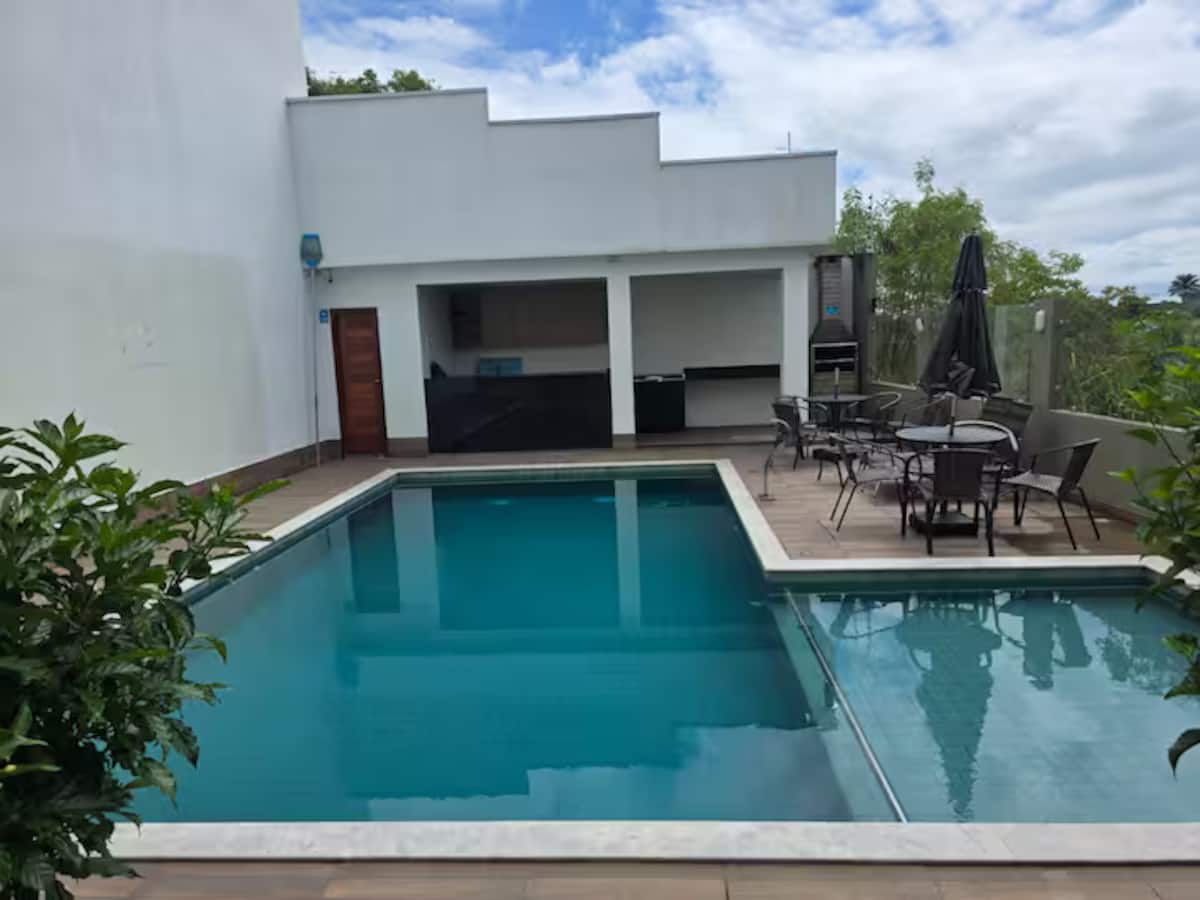 Piscina do condomínio Porto Seguro Beach House